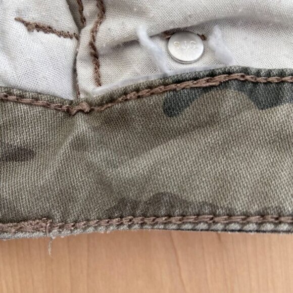 Silver Jeans Co. Camouflage Cargo Pants Size 26 lightly stretch skinny mid - Picture 5 of 7